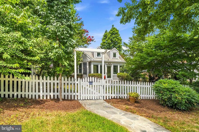 705 Bonifant St, Silver Spring, MD 20910
