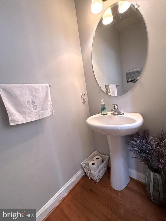 8014 Safe Harbor Ct, Glen Burnie, MD 21060