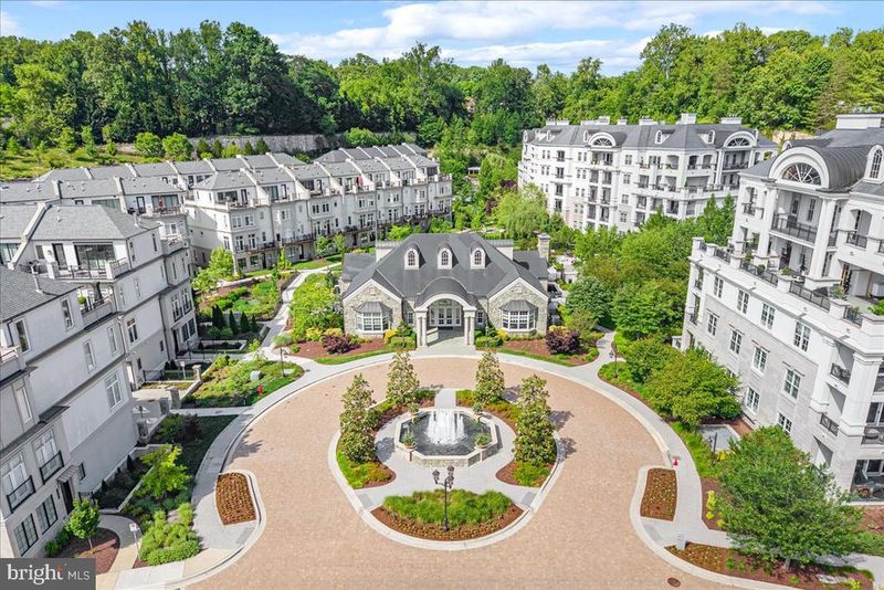 8111 River Rd #122, Bethesda, MD 20817