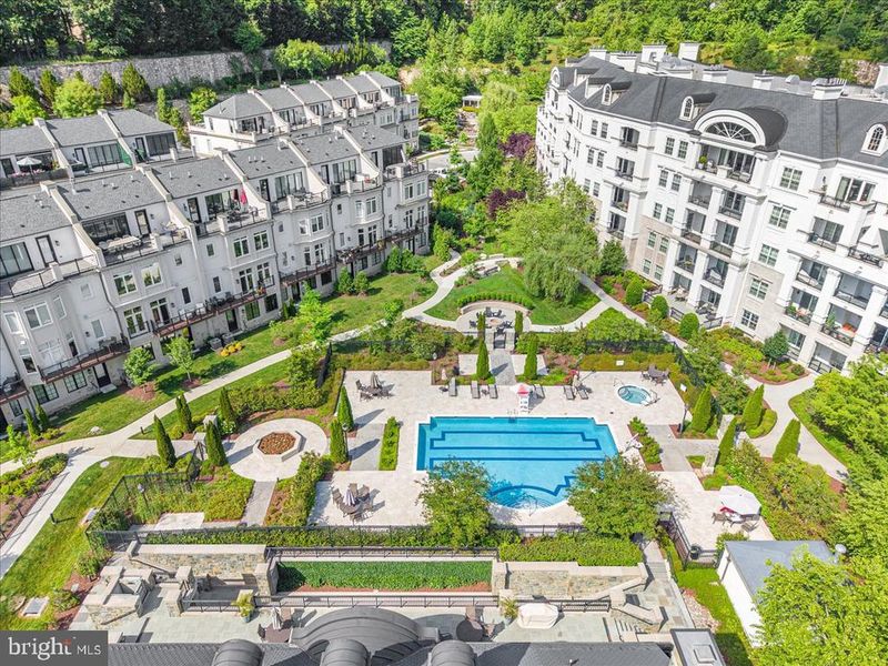 8111 River Rd #122, Bethesda, MD 20817