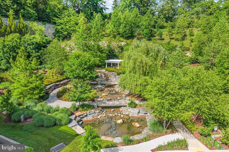 8111 River Rd #122, Bethesda, MD 20817
