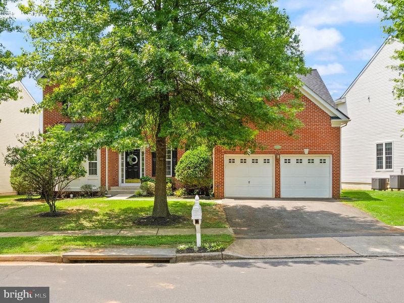 17481 Tedler Cir, Round Hill, VA 20141