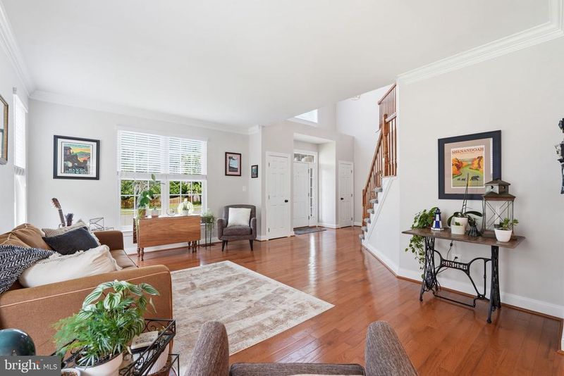 42815 Explorer Dr, Brambleton, VA 20148