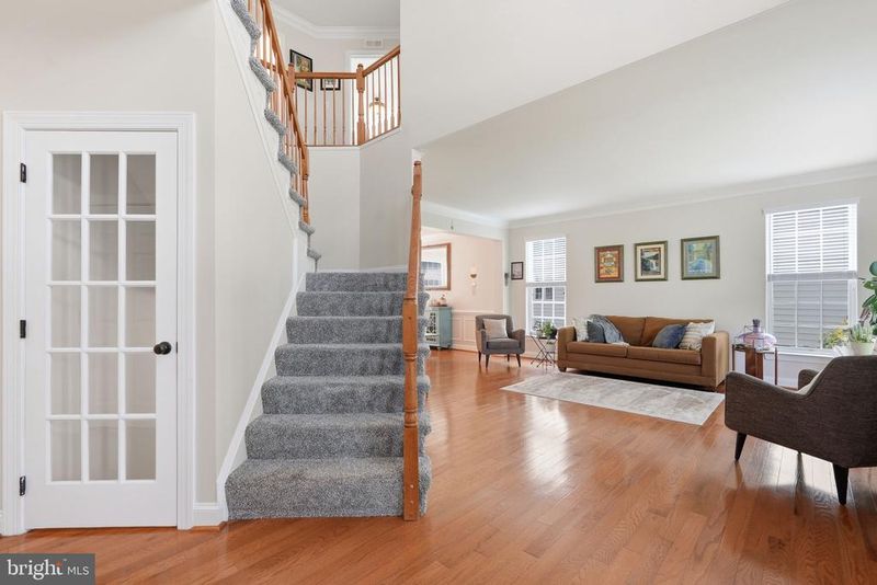 42815 Explorer Dr, Brambleton, VA 20148