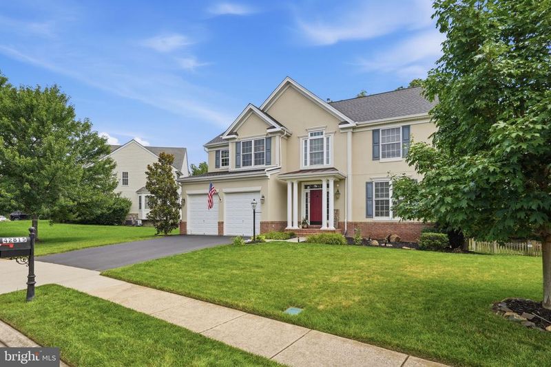 42815 Explorer Dr, Brambleton, VA 20148