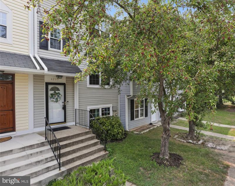 4239 Drake Ct, Waldorf, MD 20603