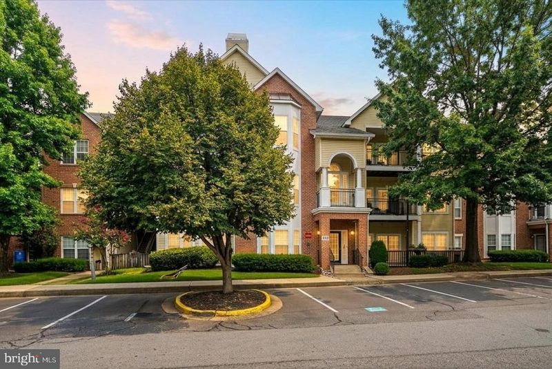 4142 Fountainside Ln #E102, Fairfax, VA 22030
