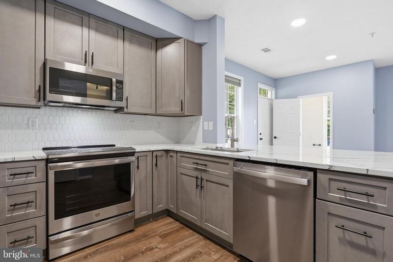 4900 Edgeware Ter, Frederick, MD 21703