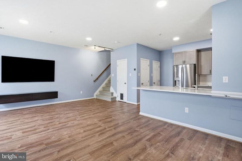 4900 Edgeware Ter, Frederick, MD 21703
