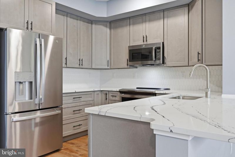 4900 Edgeware Ter, Frederick, MD 21703