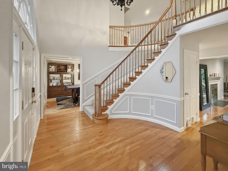 9213 Mistwood Dr, Potomac, MD 20854