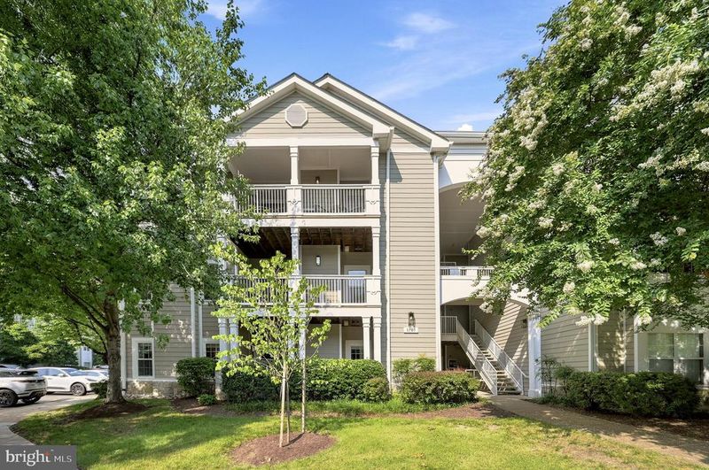 1701 Lake Shore Crest Dr #16, Reston, VA 20190