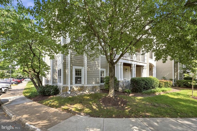 1701 Lake Shore Crest Dr #16, Reston, VA 20190