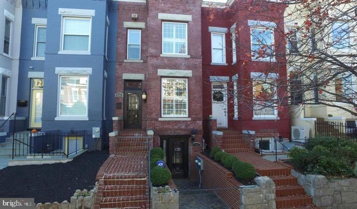 1209 E St NE, Washington, DC 20002