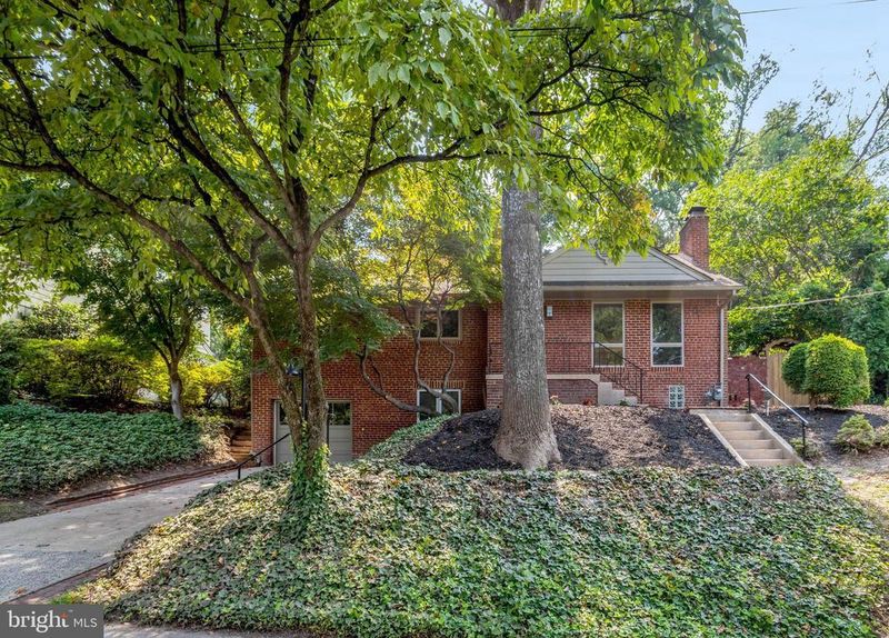3548 Military Rd, Arlington, VA 22207