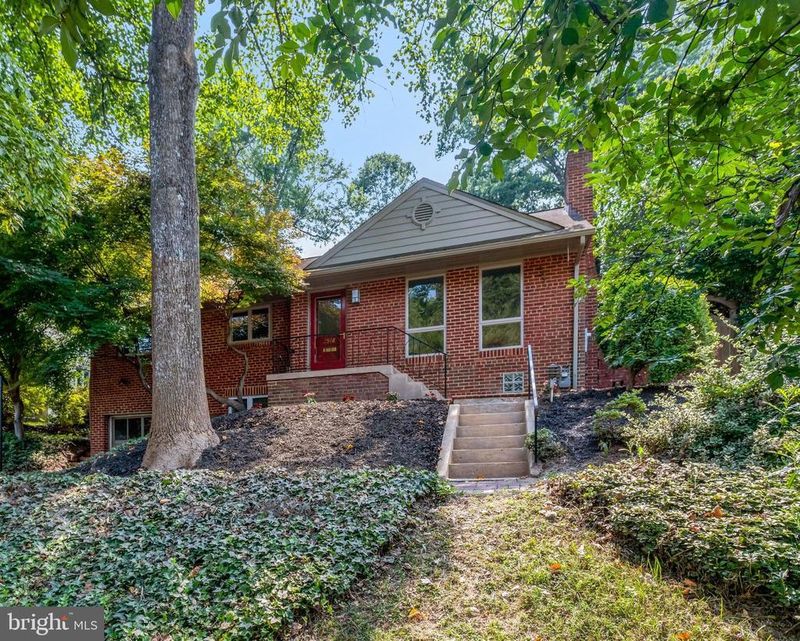 3548 Military Rd, Arlington, VA 22207