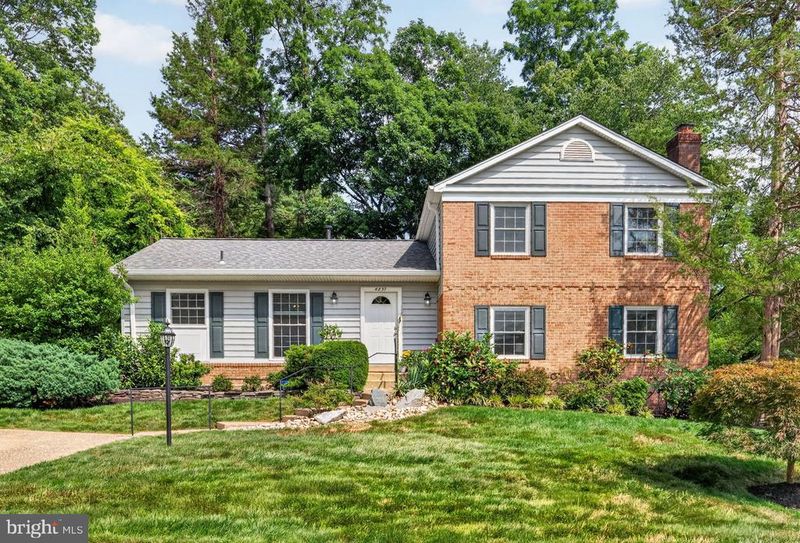 6837 Lamp Post Ln, Alexandria, VA 22306