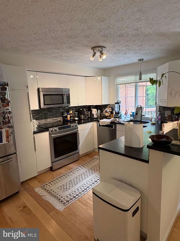 2115 Preston Square Ct, Falls Church, VA 22043