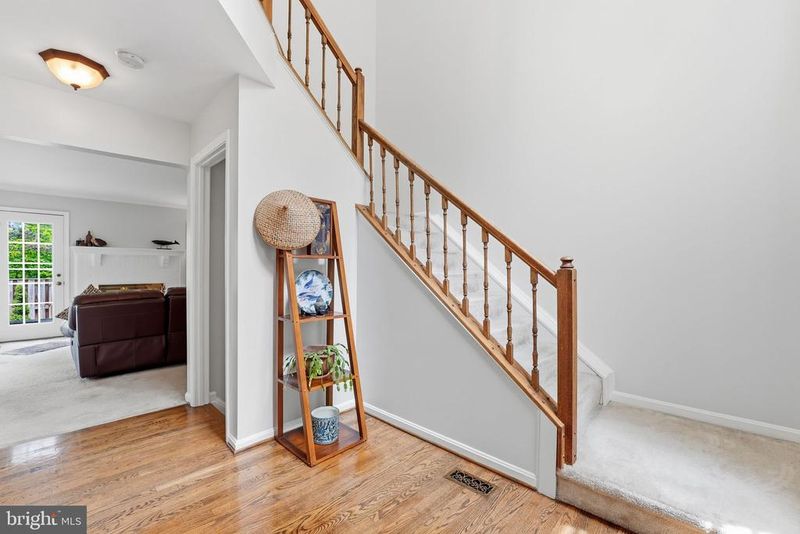 1902 Duffield Ln, Alexandria, VA 22307