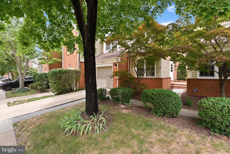 1902 Duffield Ln, Alexandria, VA 22307