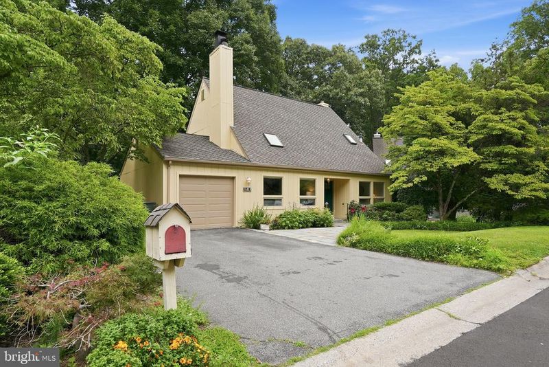 11213 Angus Pl, Potomac, MD 20854