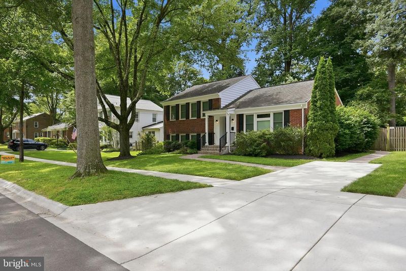 630 Blossom Dr, Rockville, MD 20850
