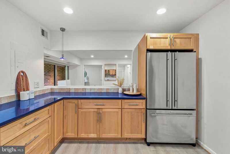 5809 Edson #303, North Bethesda, MD 20852