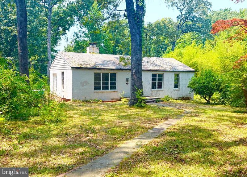 1208 Shenandoah Rd, Alexandria, VA 22308