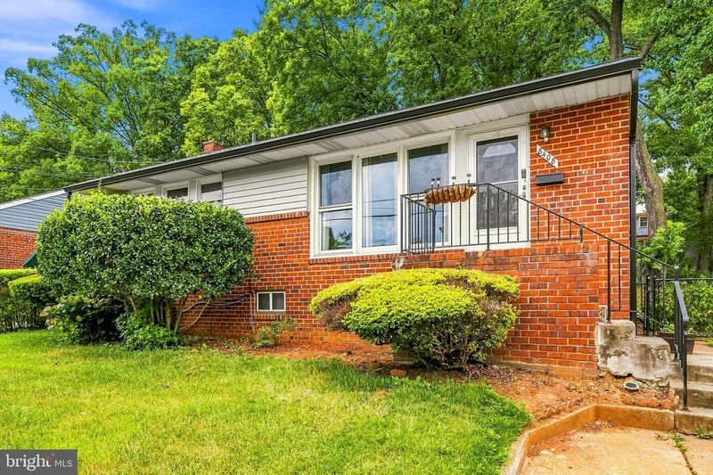 8408 Carrollton Pw, Hyattsville, MD 20784