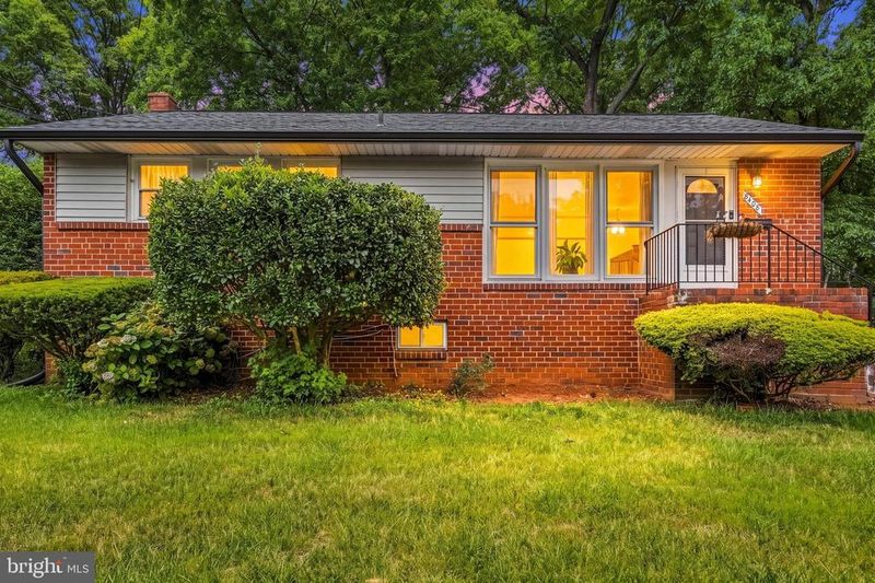 8408 Carrollton Pw, Hyattsville, MD 20784