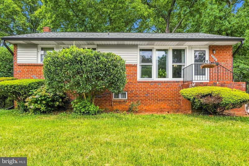 8408 Carrollton Pw, Hyattsville, MD 20784