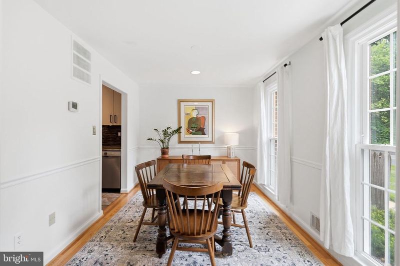 11346 Palisades Ct, Kensington, MD 20895