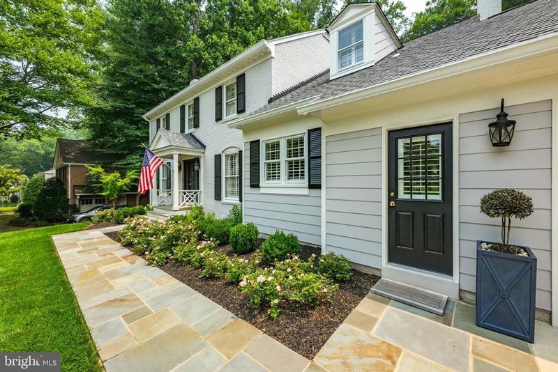 7301 Masters Dr, Potomac, MD 20854