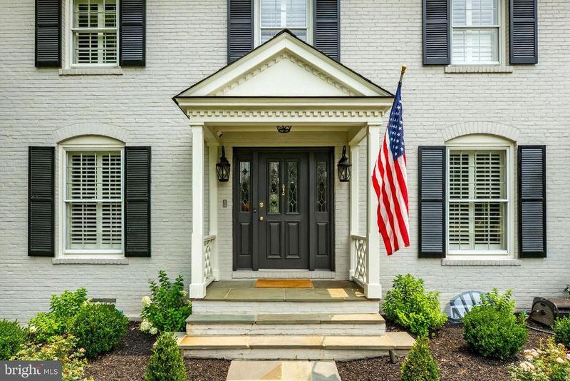 7301 Masters Dr, Potomac, MD 20854