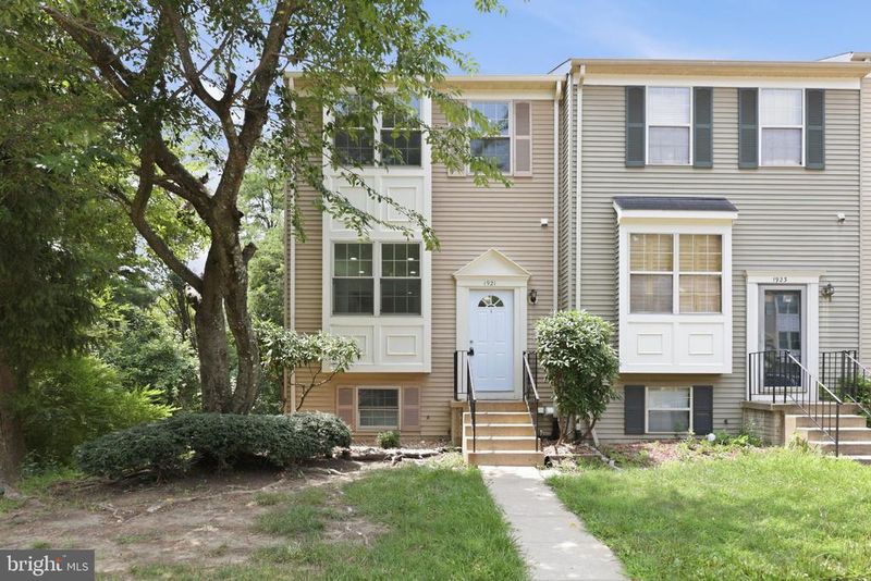 1921 Winslow Ct, Woodbridge, VA 22191