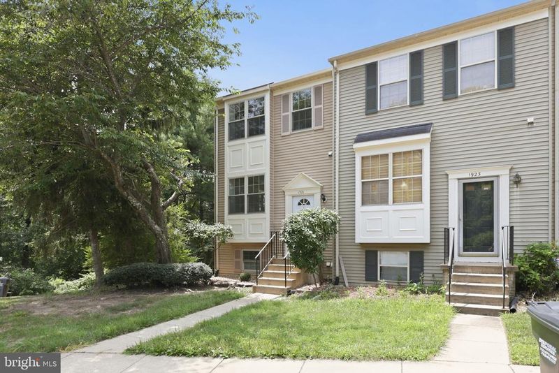 1921 Winslow Ct, Woodbridge, VA 22191