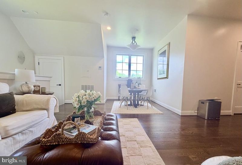 10601 Red Barn Ln, Potomac, MD 20854