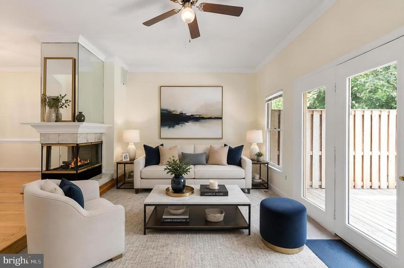 905 Shaw Ct, Fredericksburg, VA 22405