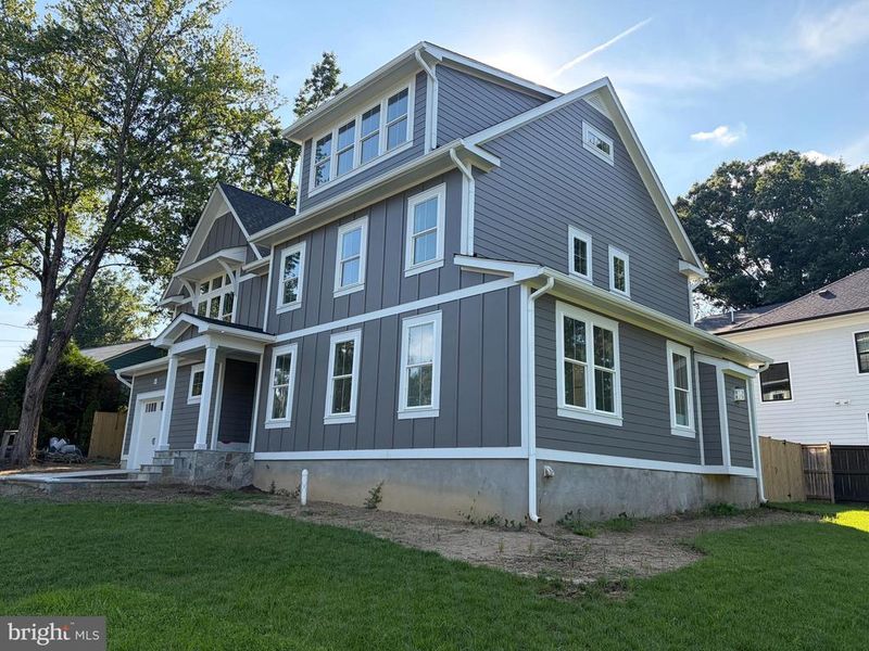 8100 Wingfield Pl, Alexandria, VA 22308