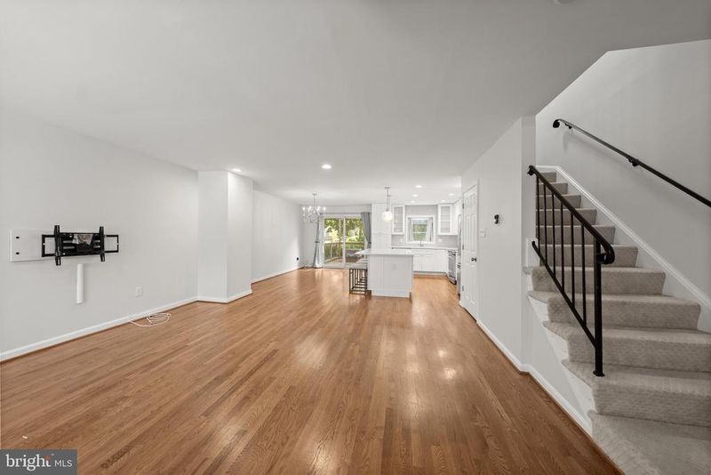 315 Center St N, Vienna, VA 22180