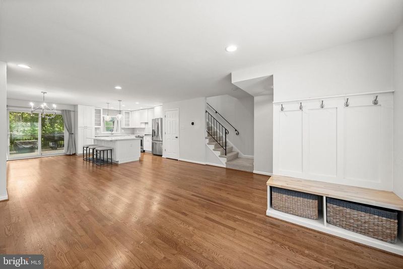 315 Center St N, Vienna, VA 22180