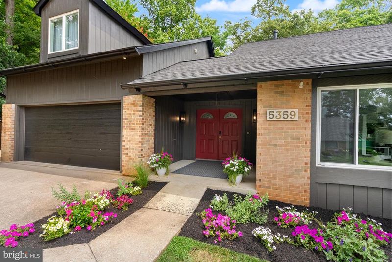 5359 Black Oak Dr, Fairfax, VA 22032