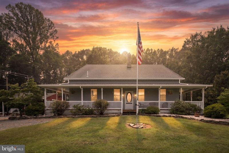 559 Holly Corner Rd, Fredericksburg, VA 22406