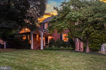 8422 Queen Annes Dr, Silver Spring, MD 20910