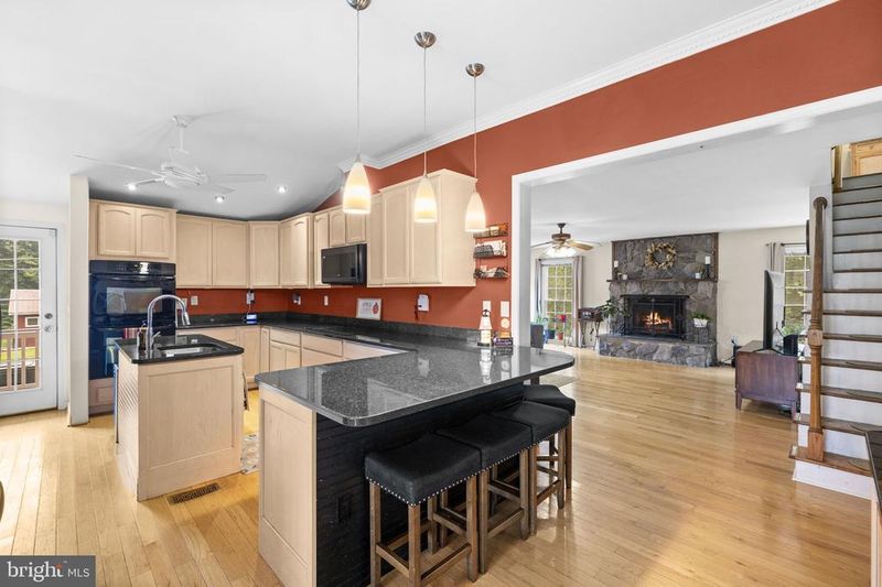 559 Holly Corner Rd, Fredericksburg, VA 22406