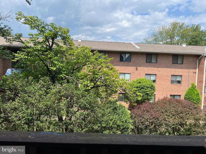 7600 Savannah St #102, Falls Church, VA 22043