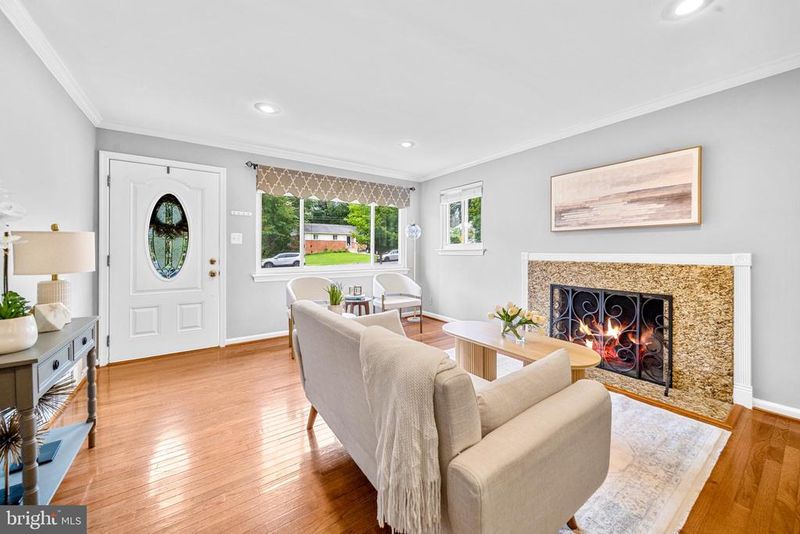 7407 Marc Dr, Falls Church, VA 22042