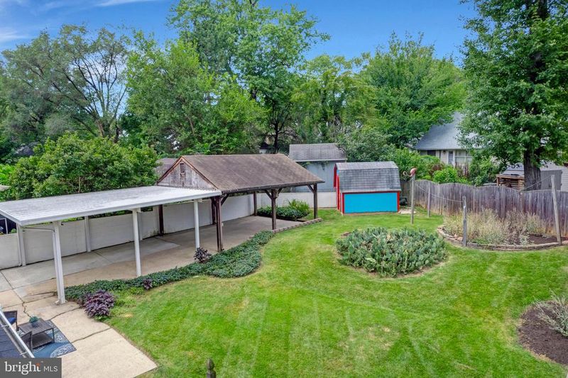 5701 Wainwright Ave, Rockville, MD 20851