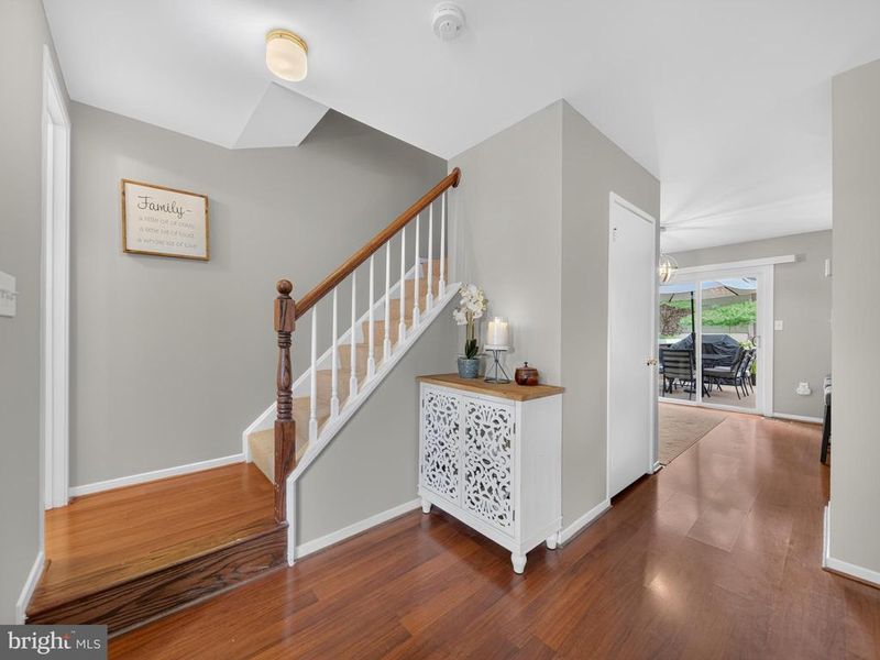 1017 Copperstone Ct, Rockville, MD 20852