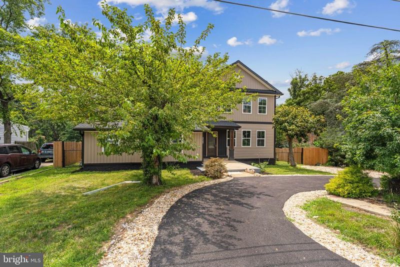 6467 Third St, Alexandria, VA 22312